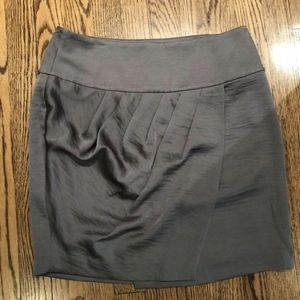 Banana Republic gray lined skirt w/diagonal pleats
